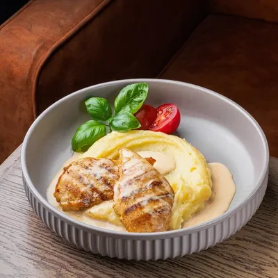 Куриное филе с картофельным пюре