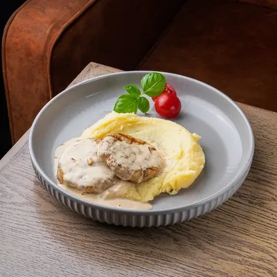Котлеты из цыпленка с картофельным пюре
